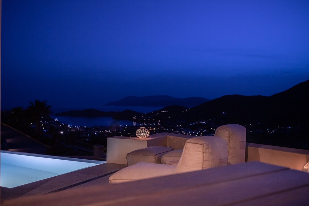 Photo of Patio Balcony in Ios