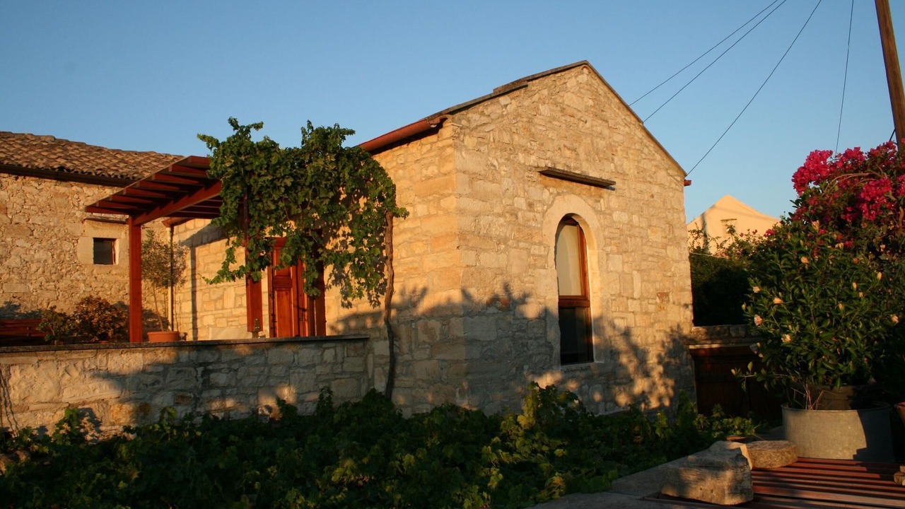 Photo of Outdoor in Douliana