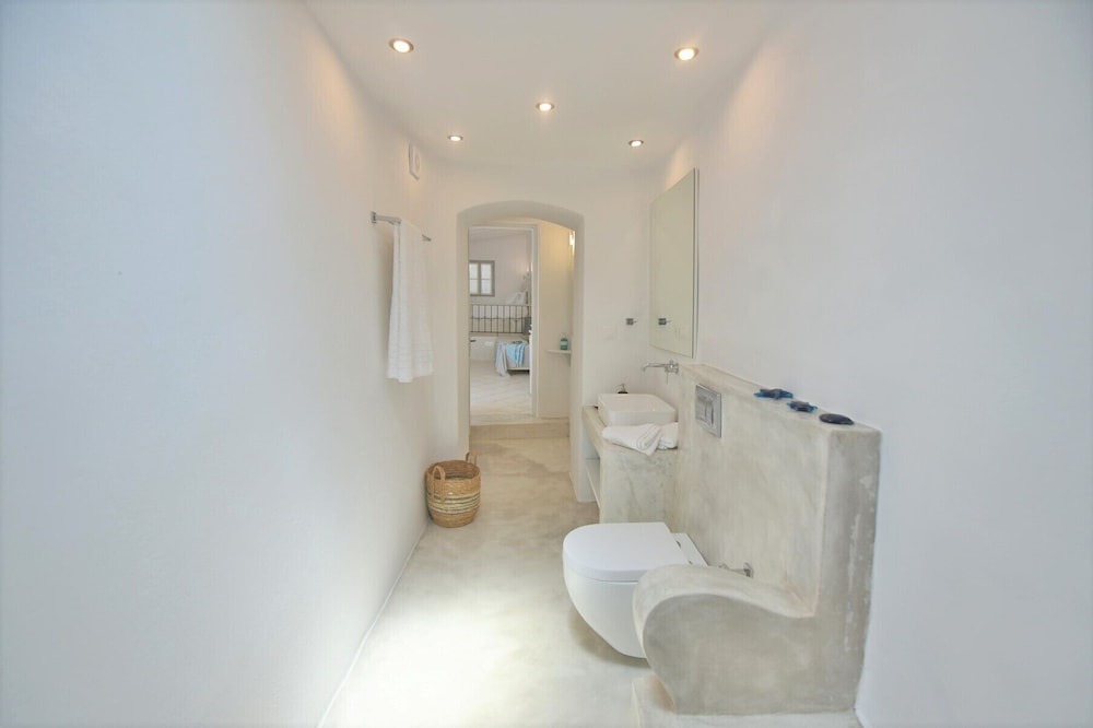 Photo of Bathroom in Vlikhos