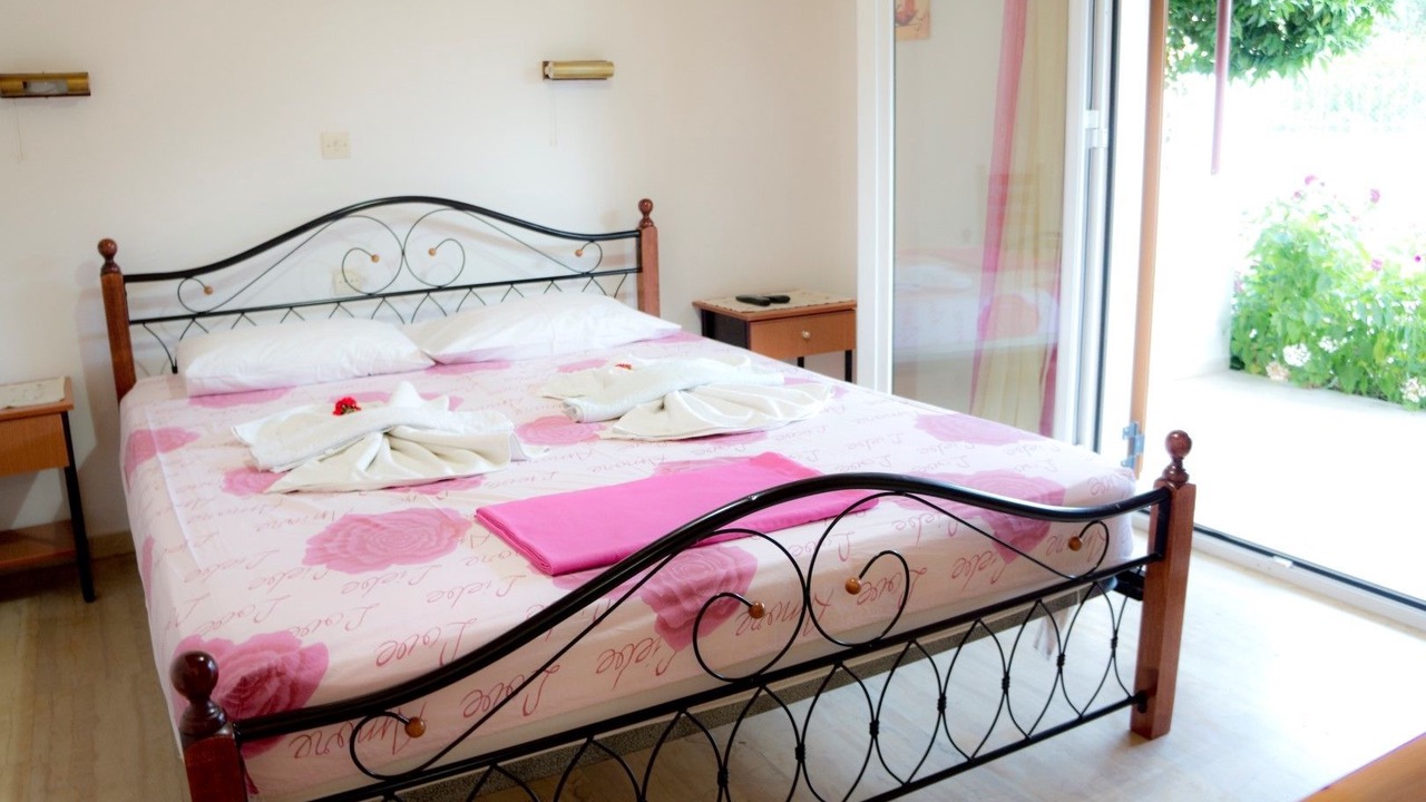 Photo of Bedroom in Messonghi