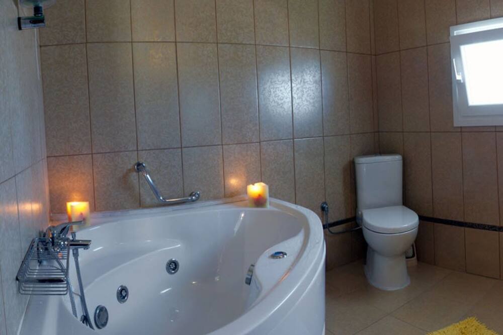 Photo of Bathroom in Roda