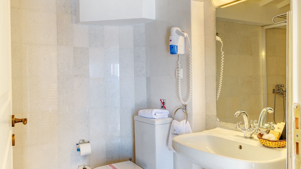 Photo of Bathroom in Ermoupoli