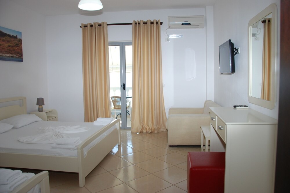 Photo of Bedroom in Qeparo