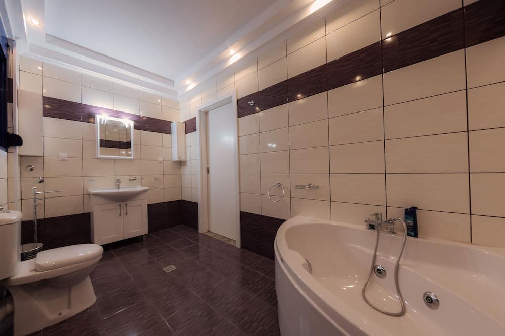Photo of Bathroom in Agia Pelagia Chlomou