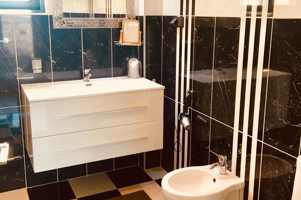 Photo of Bathroom in Plakalona