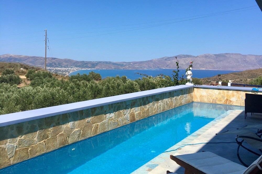 Photo of Outdoor in Plakalona