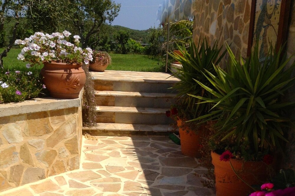 Photo of Outdoor in Plakalona