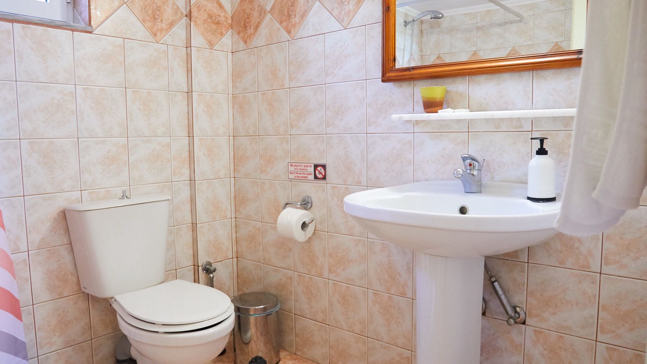 Photo of Bathroom in Volissos