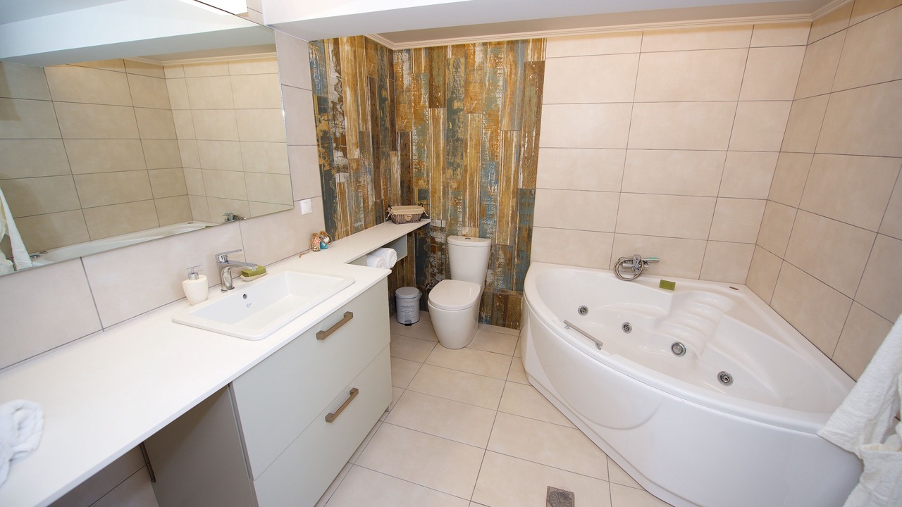 Photo of Bathroom in Evropouloi
