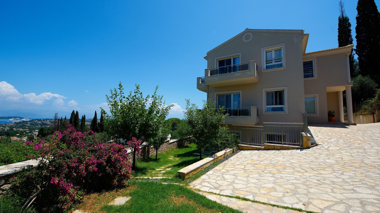 Photo of Patio Balcony in Evropouloi