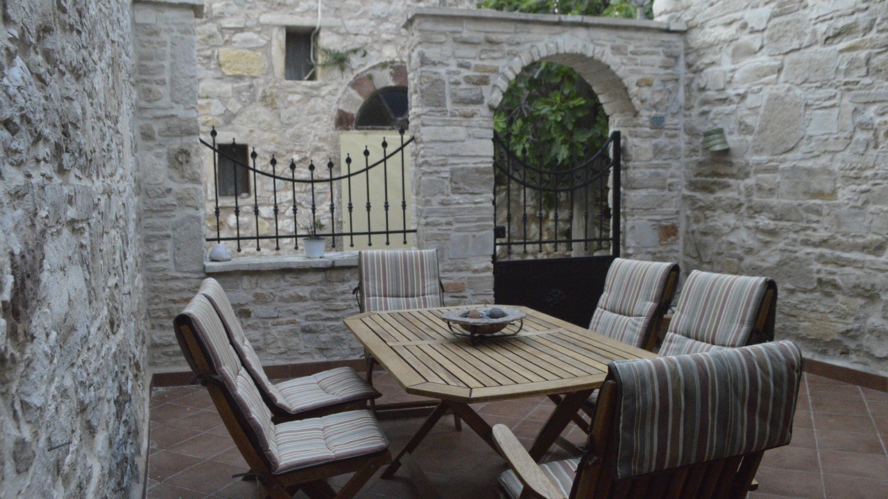 Photo of Outdoor in Kalamoti
