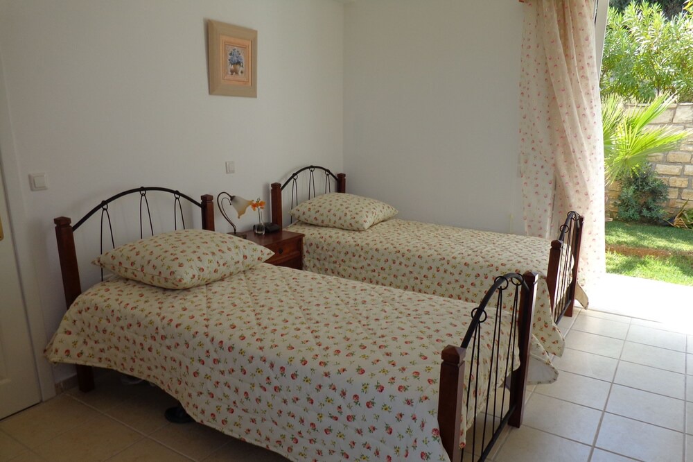 Photo of Bedroom in Maroulas