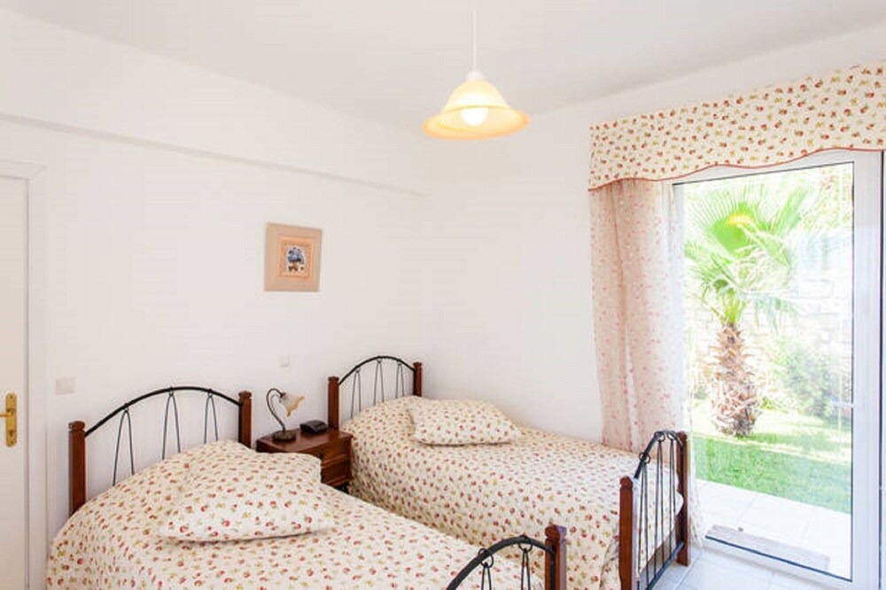 Photo of Bedroom in Maroulas