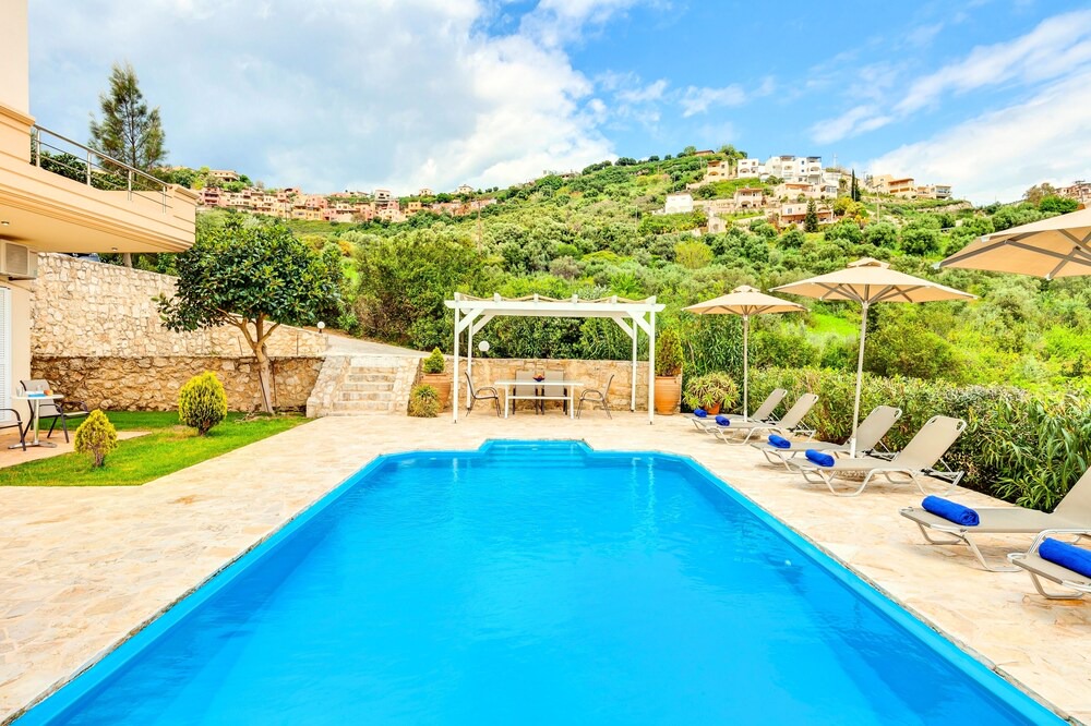 Photo of Outdoor in Exopoli
