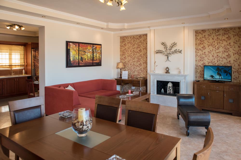 Photo of Livingroom in Agios Stefanos Avliotes