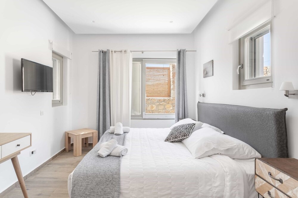 Photo of Bedroom in Faros Armenistis