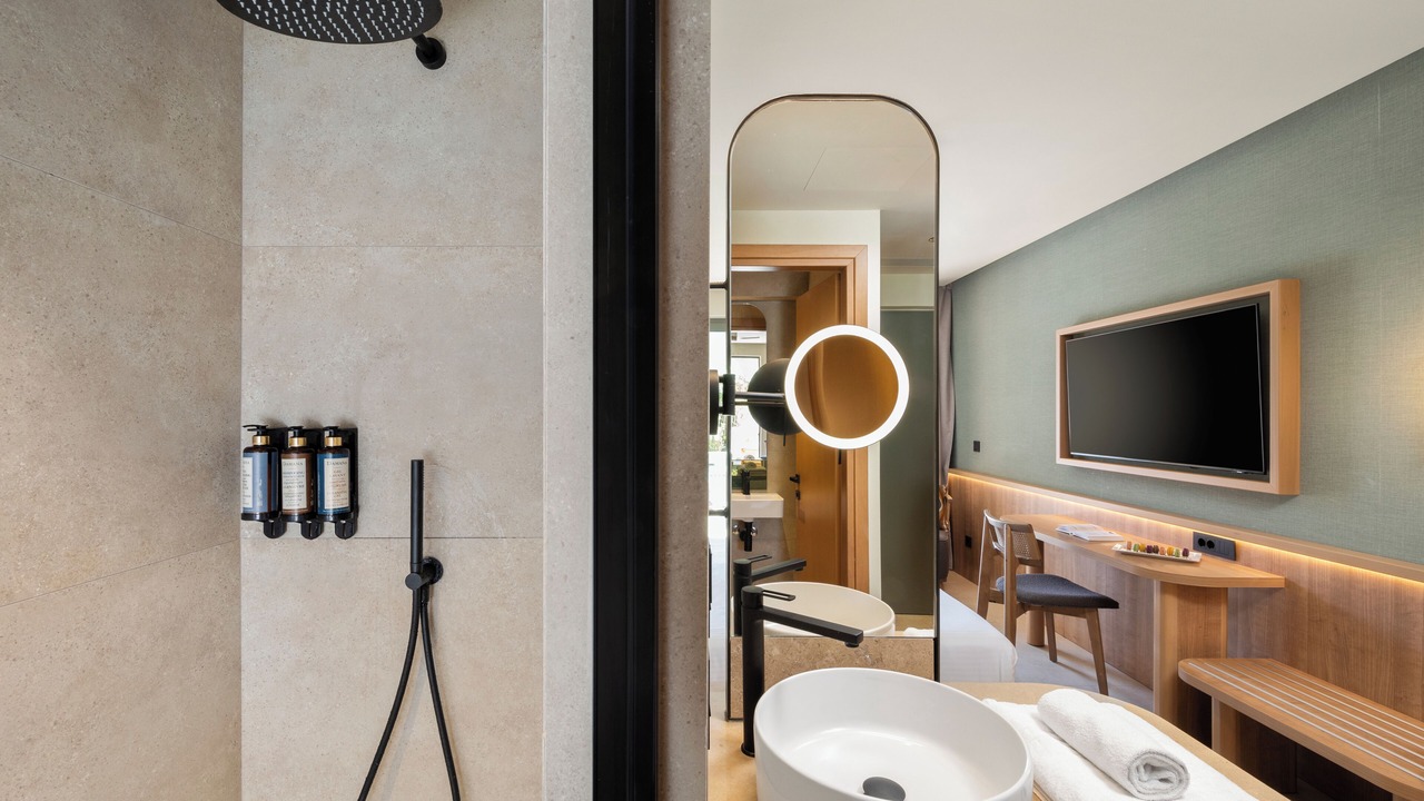 Photo of Bathroom in Messonghi