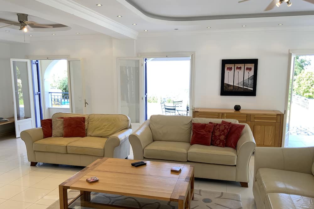 Photo of Livingroom in Agios Ilias