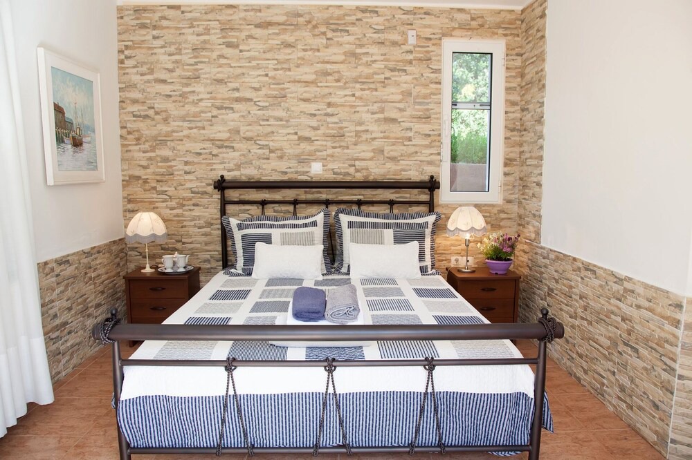 Photo of Bedroom in Saronikos