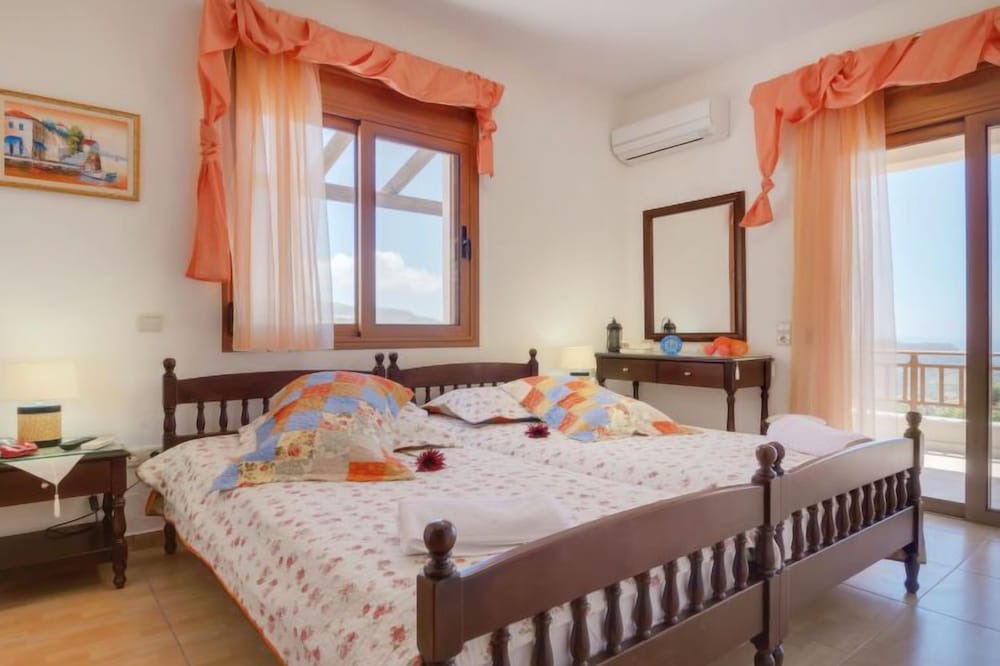 Photo of Bedroom in Triopetra