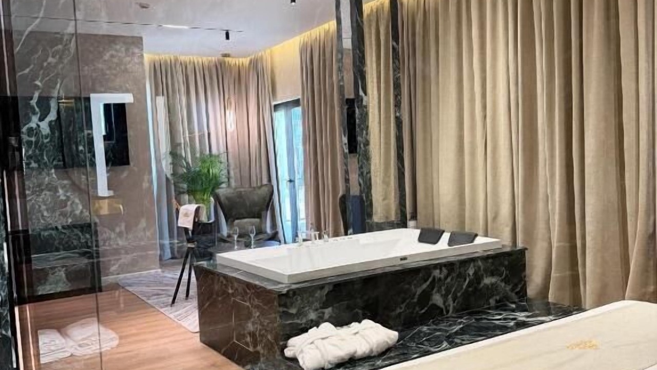 Photo of Others in Kamez
