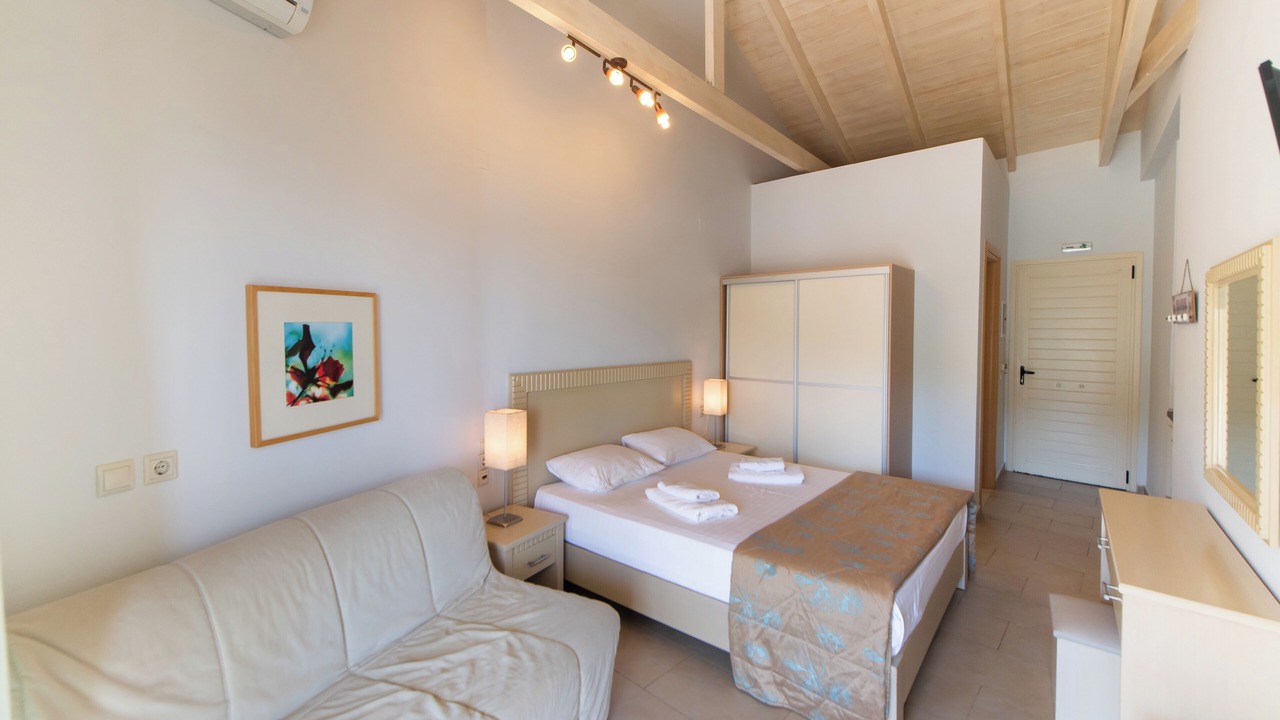 Photo of Bedroom in Mikros Gialos