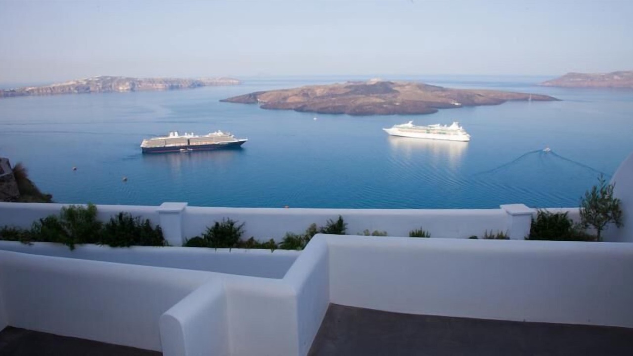 Photo of Others in Fira