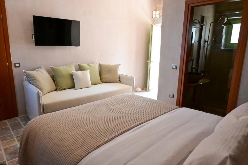 Photo of Bedroom in East Mani