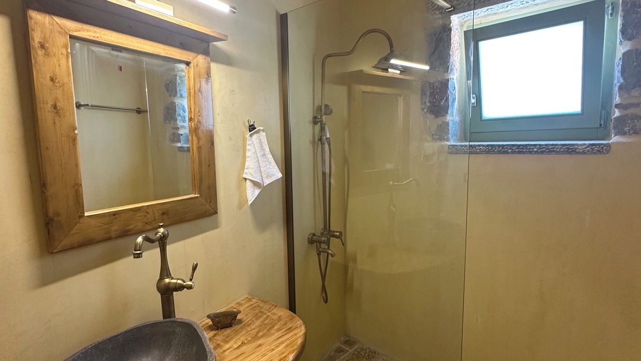 Photo of Bathroom in East Mani
