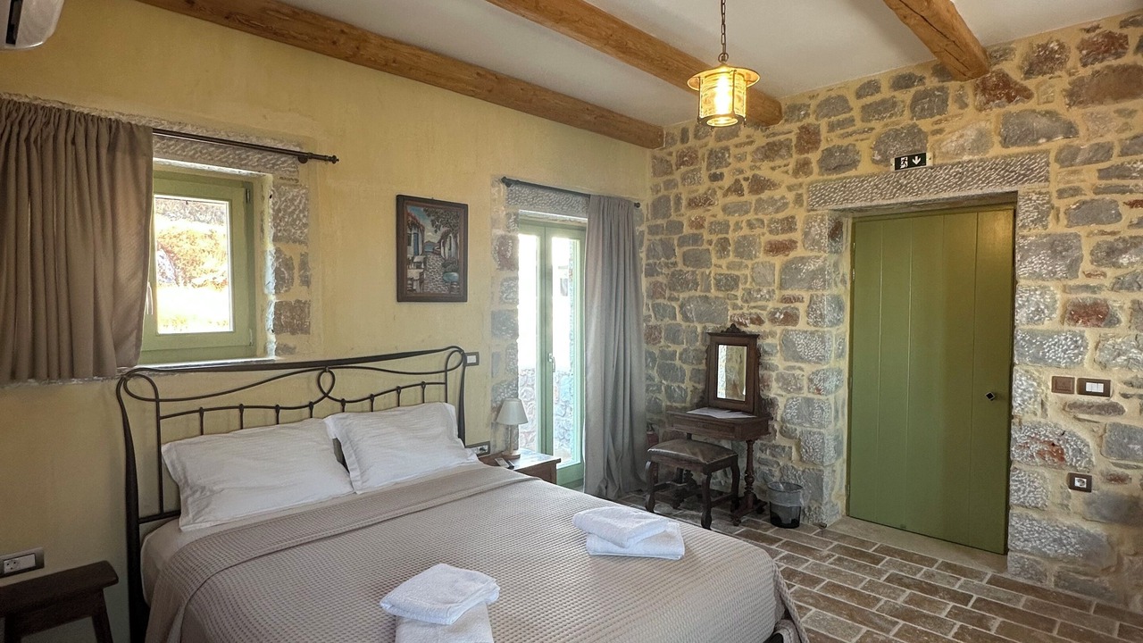 Photo of Bedroom in East Mani