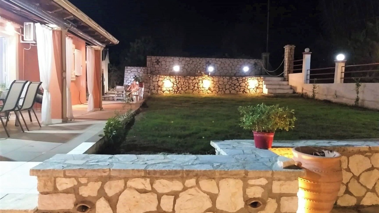 Photo of Outdoor in Antipernoi