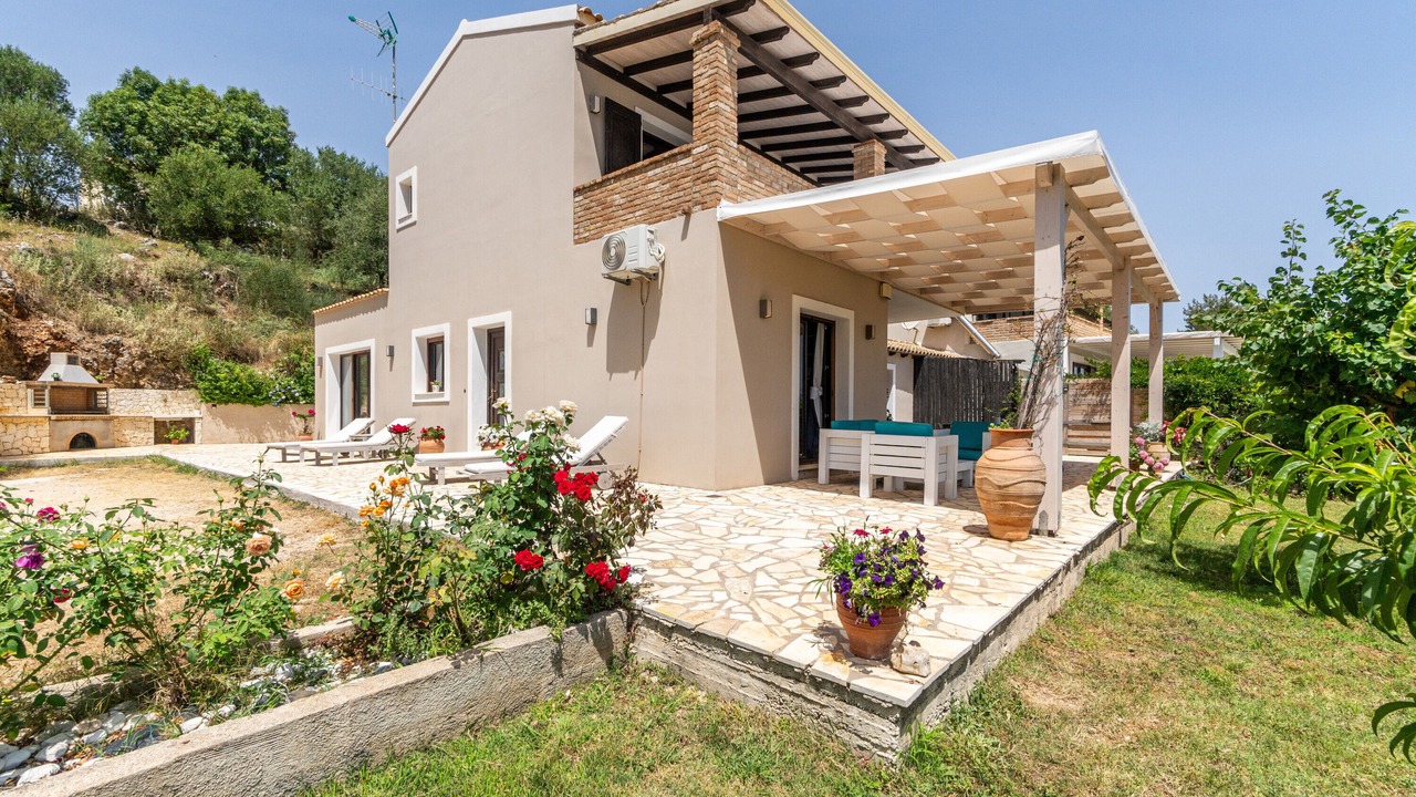 Photo of Outdoor in Peroulion