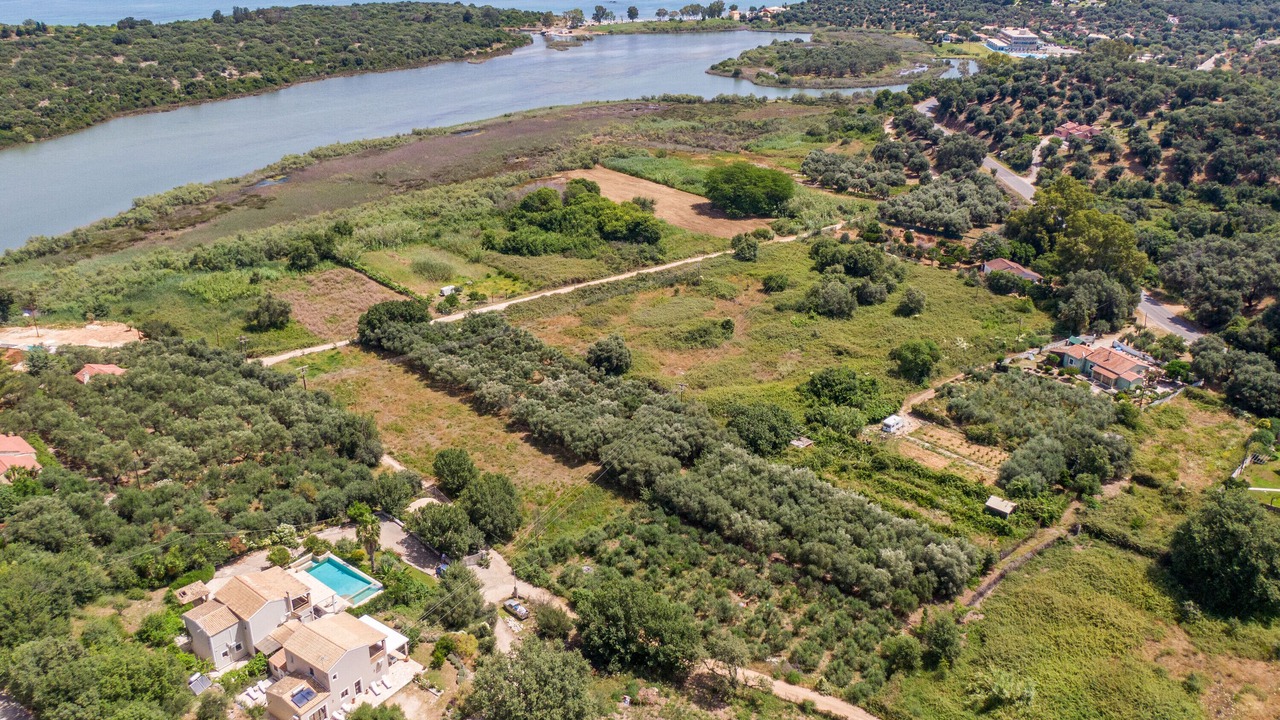 Photo of Outdoor in Peroulion