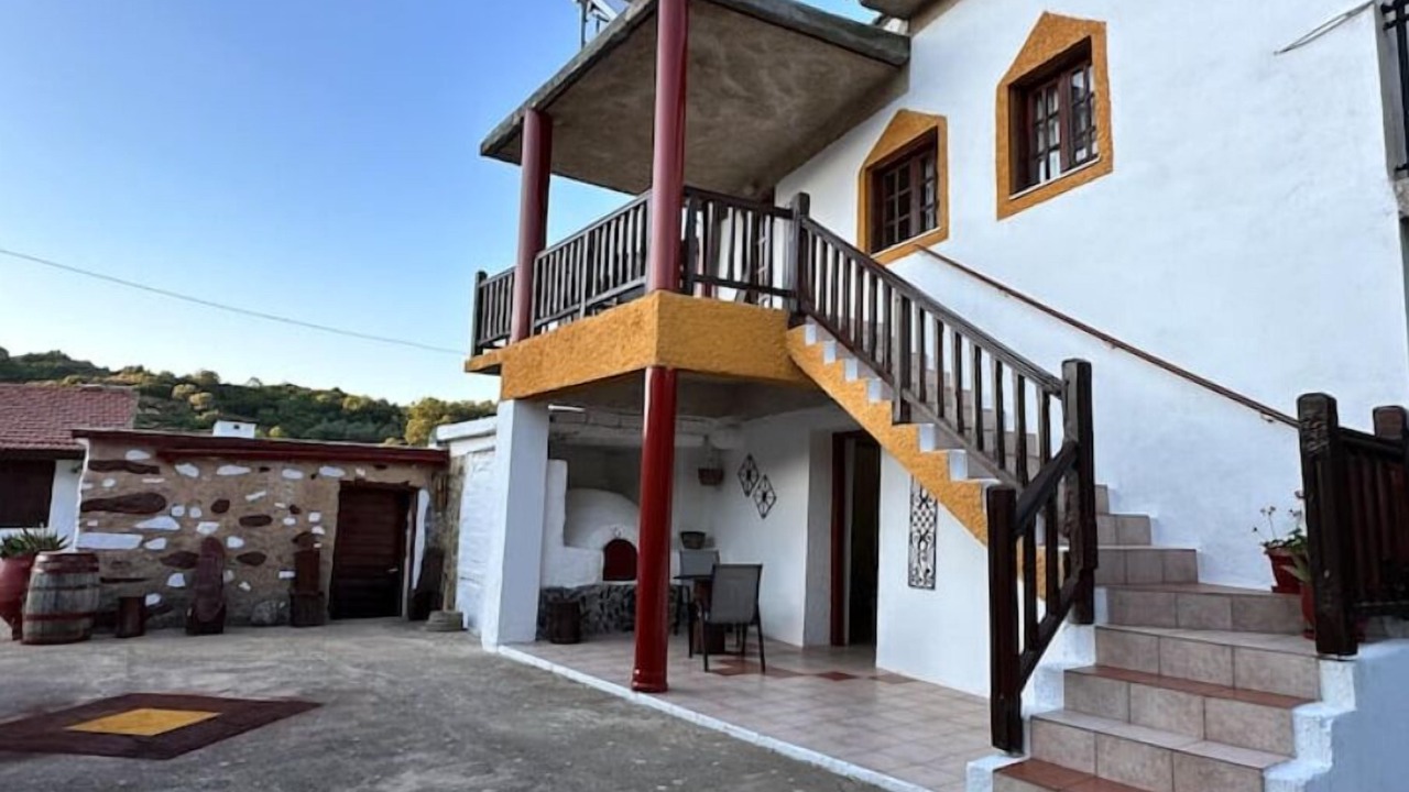 Photo of Outdoor in Strovles