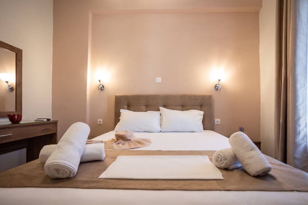 Photo of Bedroom in Esperion