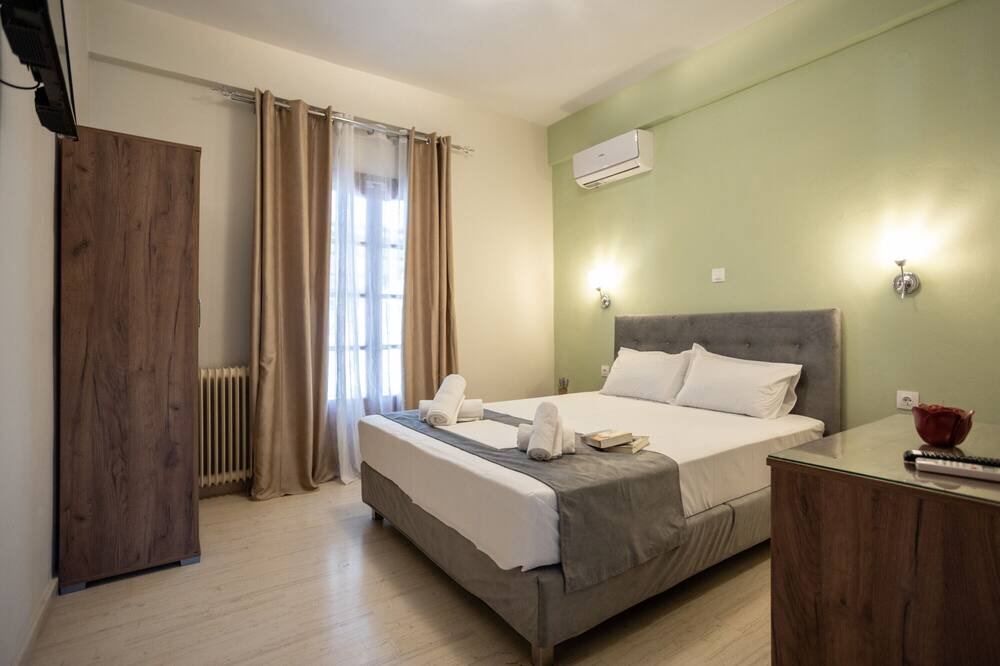 Photo of Bedroom in Esperion