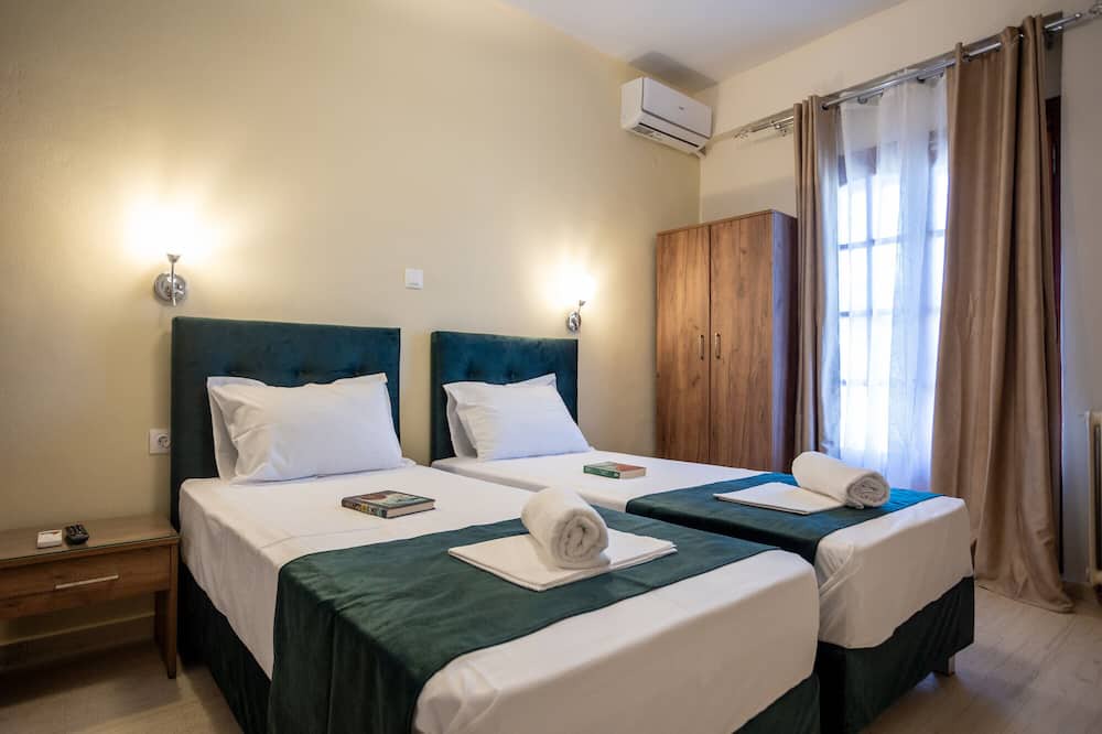 Photo of Bedroom in Esperion