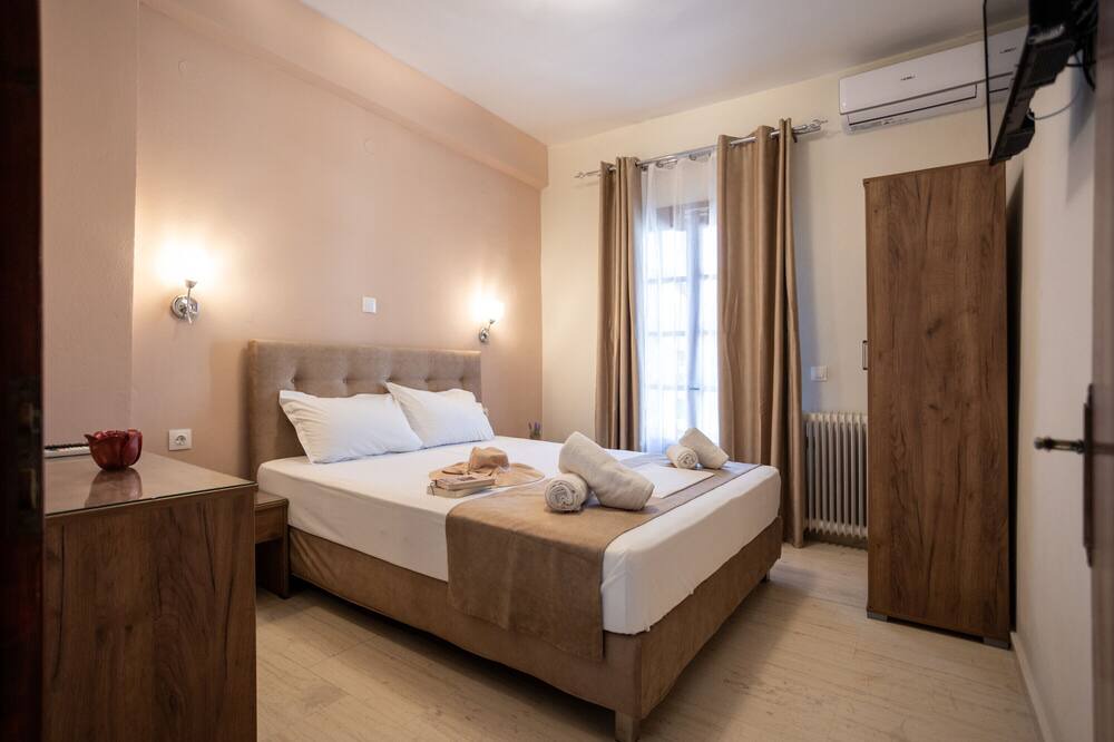 Photo of Bedroom in Esperion