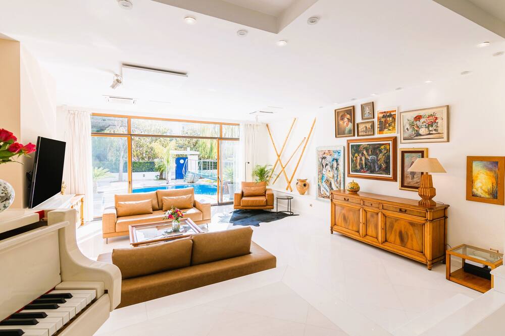 Photo of Livingroom in Glyfada