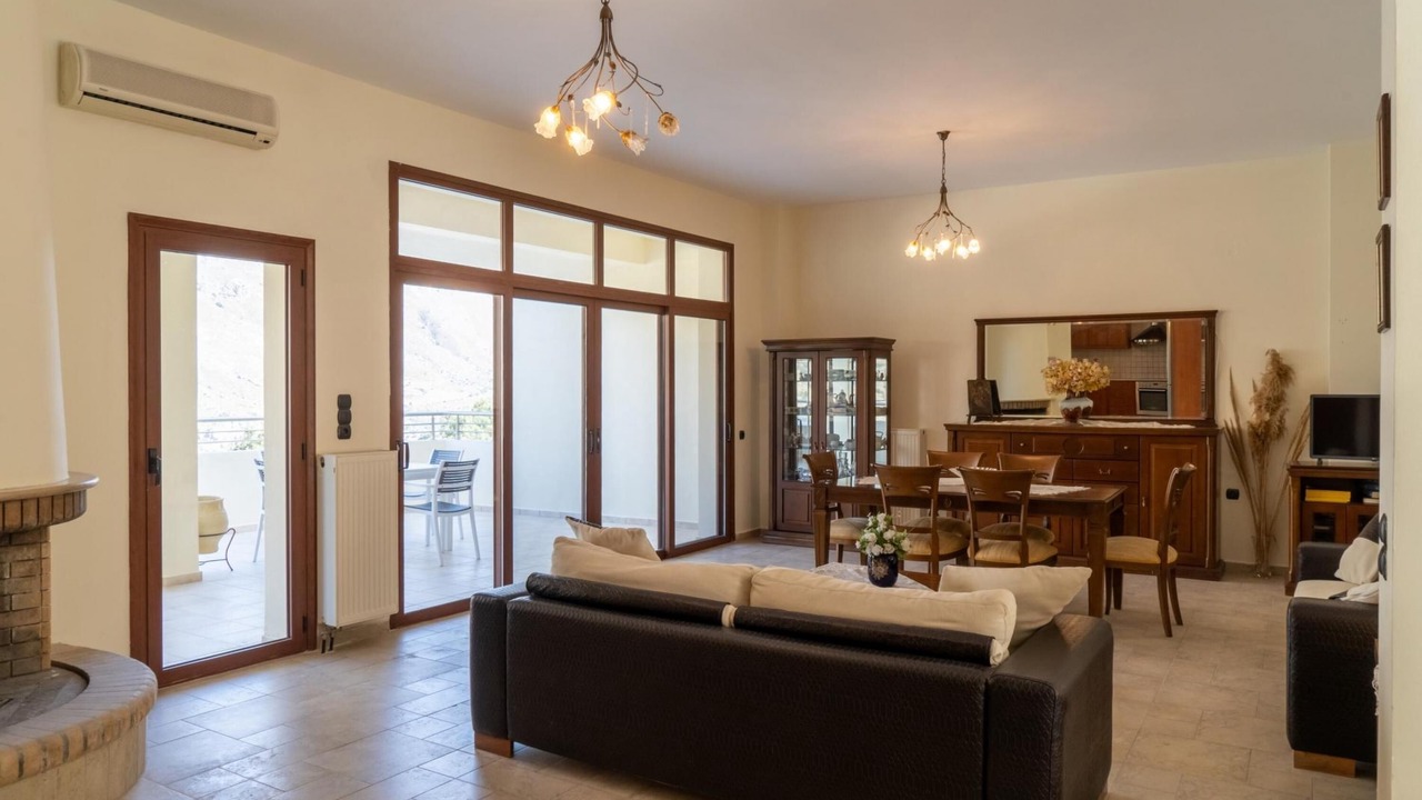 Photo of Livingroom in Akoumia