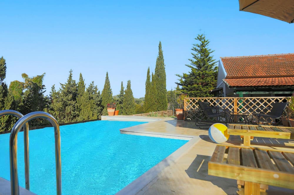 Photo of Outdoor in Magoulades