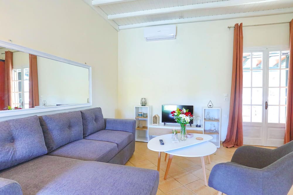 Photo of Livingroom in Magoulades