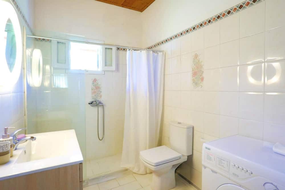 Photo of Bathroom in Magoulades