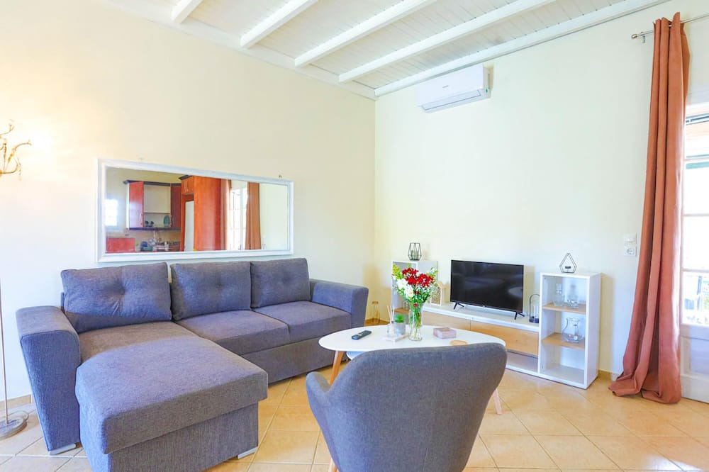 Photo of Livingroom in Magoulades