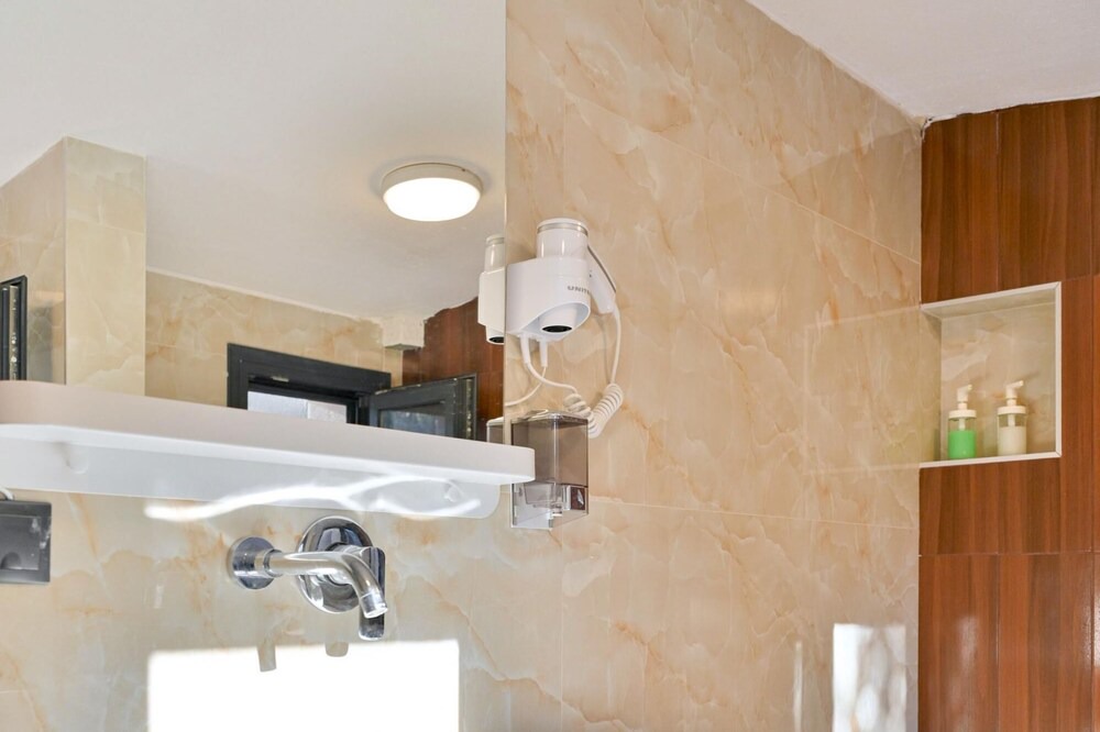 Photo of Bathroom in Polichrono