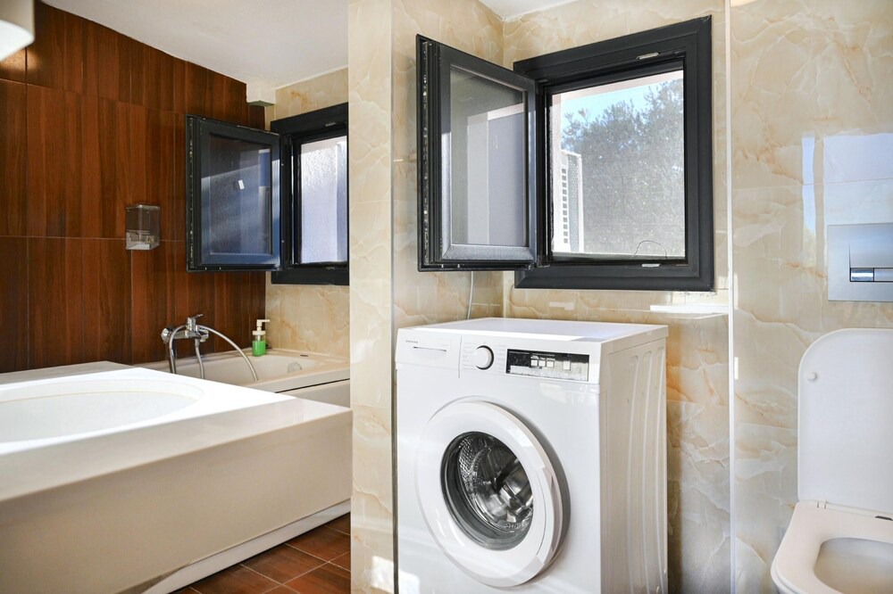 Photo of Bathroom in Polichrono