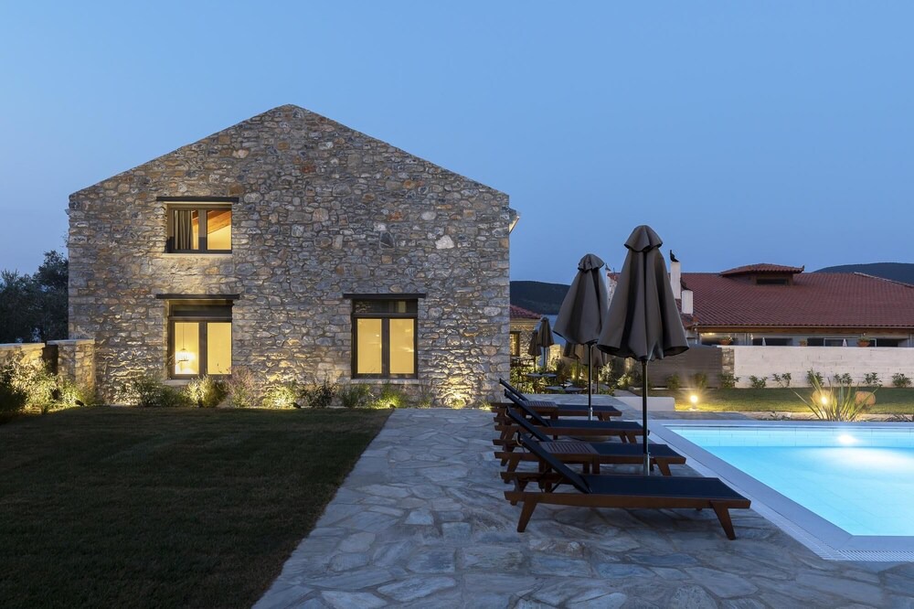 Photo of Outdoor in Sourpi
