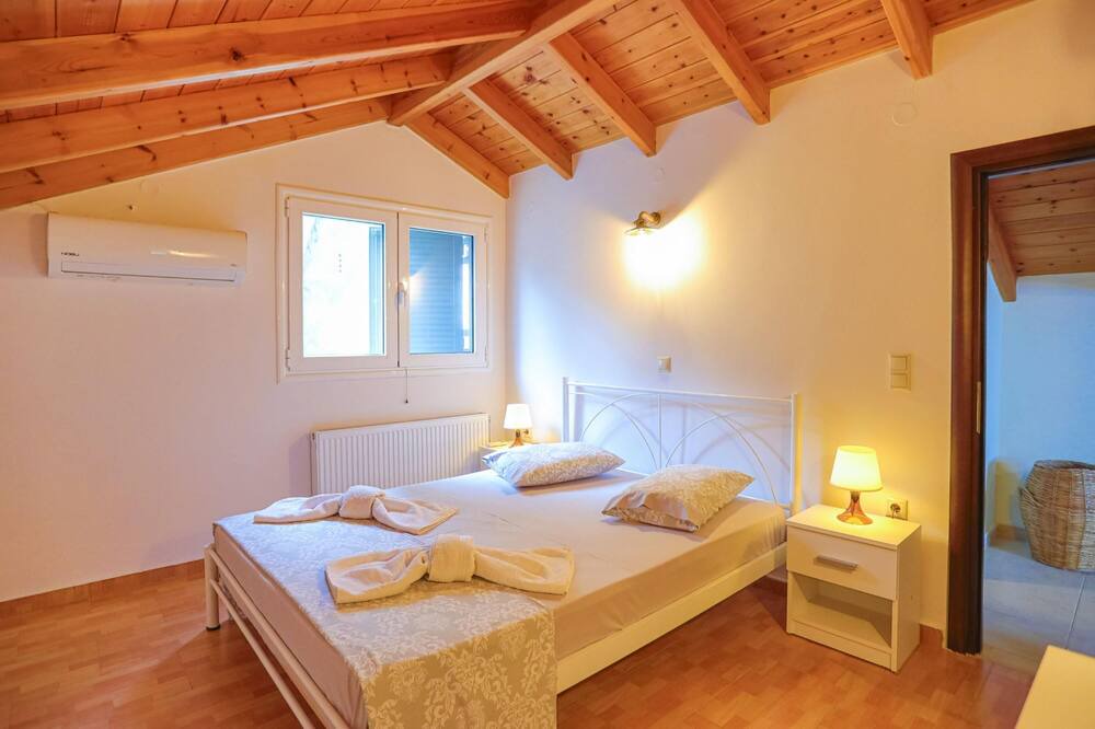 Photo of Bedroom in Sfakera