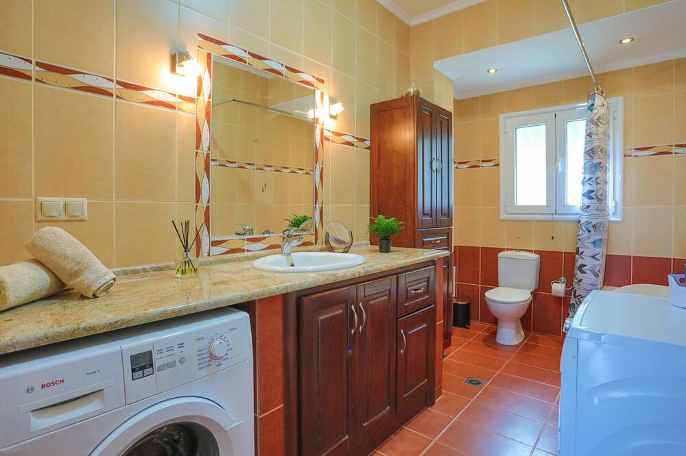 Photo of Bathroom in Sfakera