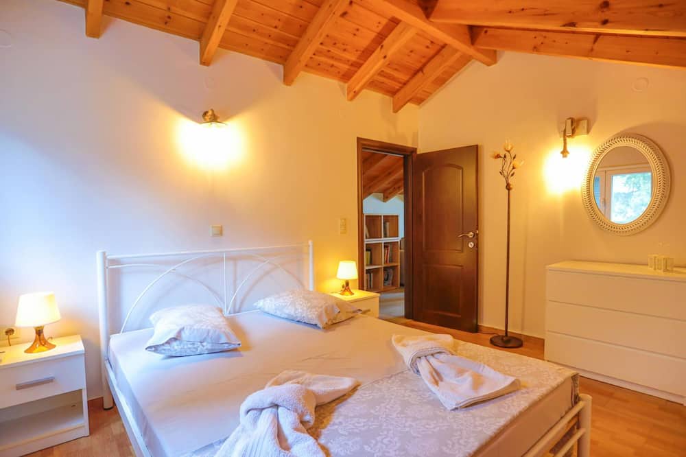 Photo of Bedroom in Sfakera